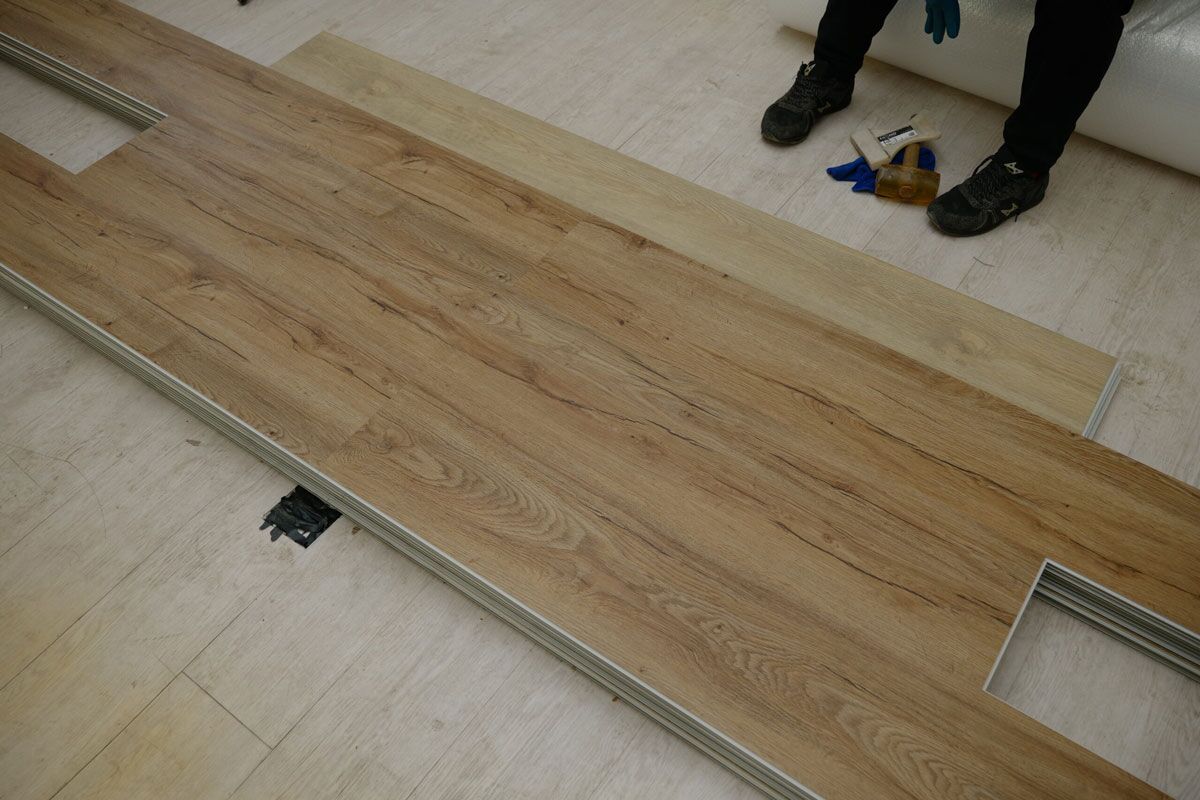 Natural Cracked Oak Flooring Services in East Tamaki, Auckland Natural Cracked Oak Flooring